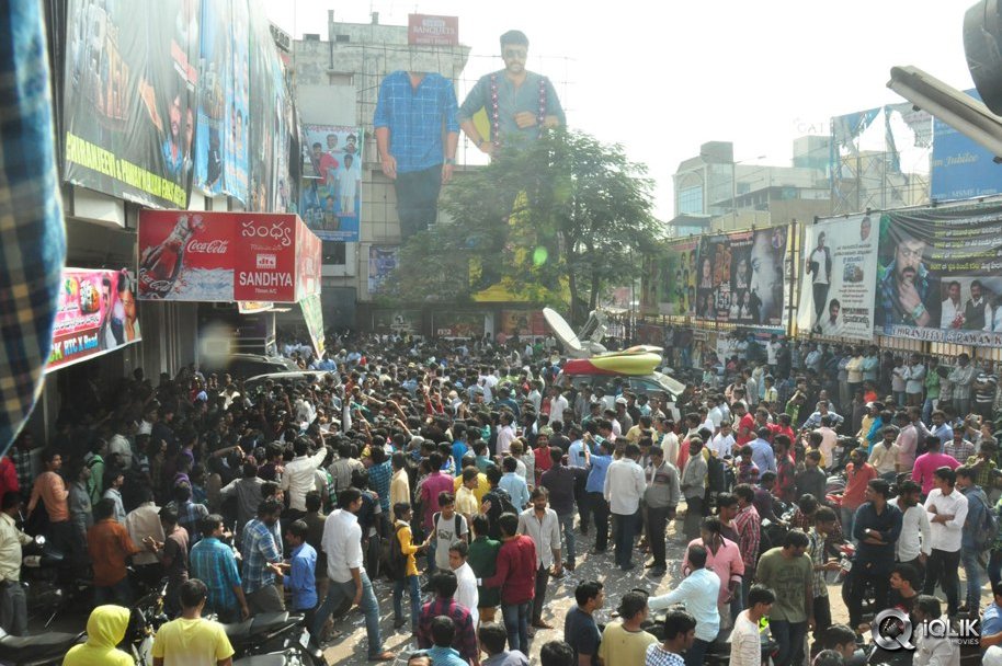 Celebs-at-Khaidi-No-150-Movie-Screening